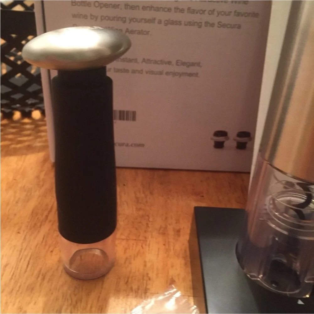 Secura Wine Bottle Opener and Preserver Set